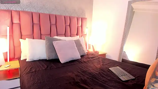 AbellaFox  online show from November 2025 08:42:02 PM