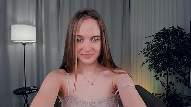 Snapshot of QuennaCoote chatting on March 2025 09:56:02 AM QuennaCoote online show from March 2025 09:56:02 AM