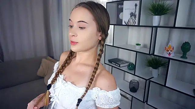 QuennaCoote online show from November 2025 06:06:01 AM