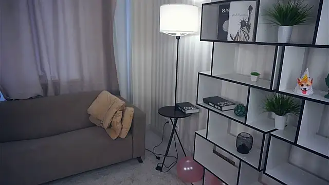 QuennaCoote online show from November 2025 06:50:01 AM