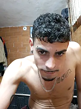 AkauanBR online show from February 2025 07:33:02 PM