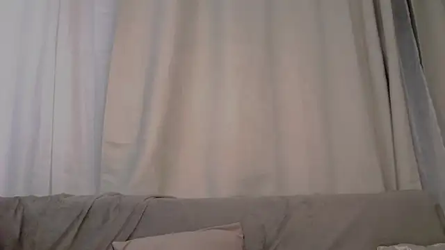 Snapshot of JanelleBrown_ chatting on December 2025 02:53:02 PM JanelleBrown online show from December 2025 02:53:02 PM