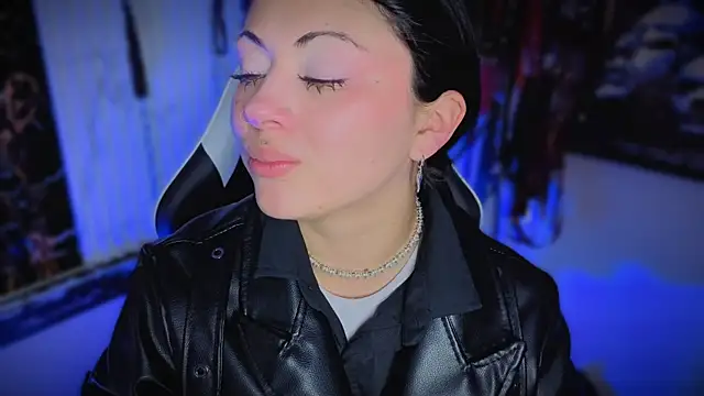 Guxplo  online show from April 2026 02:54:01 PM