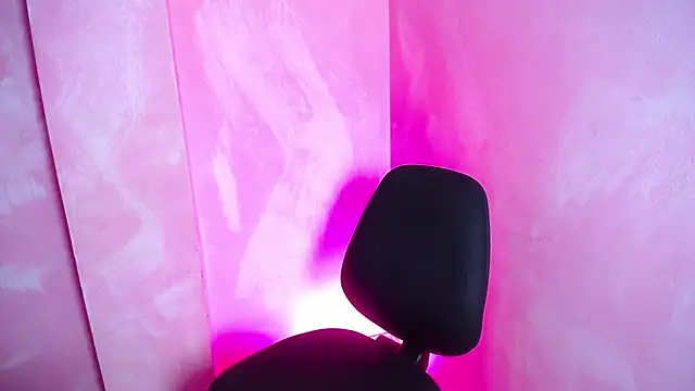 Snapshot of Guxplo_ chatting on March 2025 08:23:02 PM Guxplo online show from March 2025 08:23:02 PM