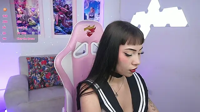 Snapshot of SaharaKramer chatting on February 2025 07:12:02 PM SaharaKramer online show from February 2025 07:12:02 PM