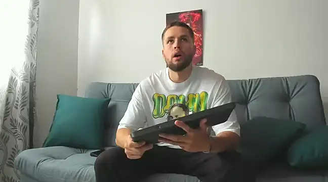 bastianwatson10 online show from March 2025 06:00:01 PM