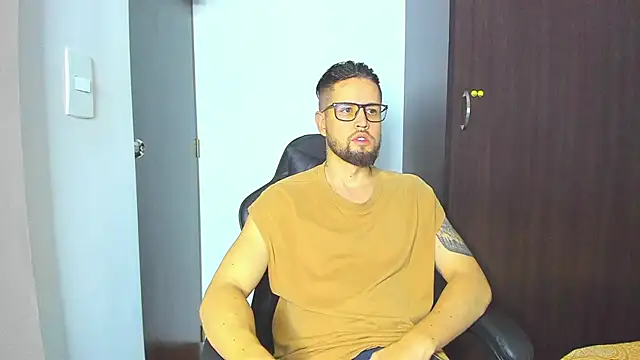 bastianwatson10 online show from November 2025 02:54:01 PM