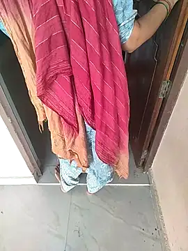 Snapshot of indian_couple4 chatting on September 2025 10:14:01 AM indian couple4 online show from September 2025 10:14:01 AM