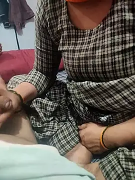 Snapshot of indian_couple4 chatting on March 2025 05:25:02 PM indian couple4 online show from March 2025 05:25:02 PM