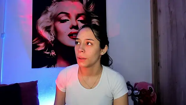 TANIA 06 online show from November 2025 01:11:02 PM