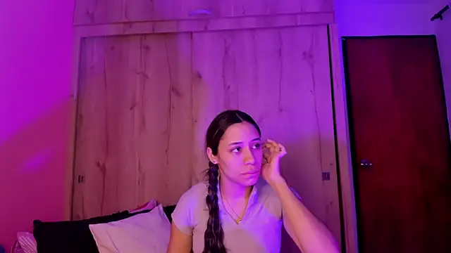 TANIA 06 online show from May 2026 01:08:02 PM