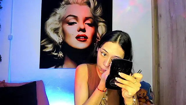 TANIA 06 online show from November 2025 01:26:01 PM