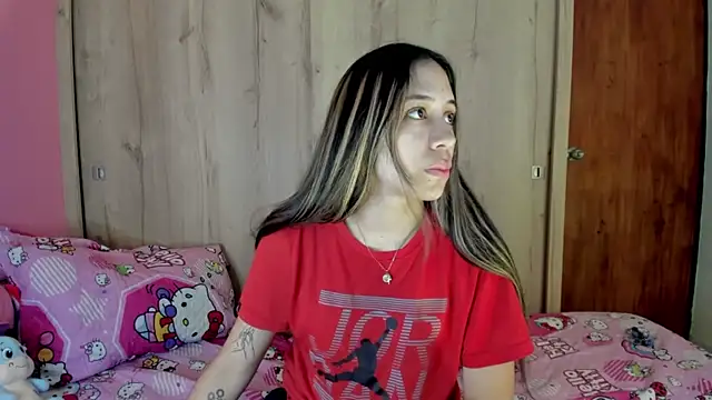 Snapshot of TANIA_06 chatting on June 2026 01:11:02 PM TANIA 06 online show from June 2026 01:11:02 PM