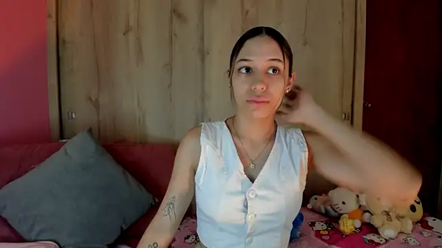 Snapshot of TANIA_06 chatting on June 2026 01:28:01 PM TANIA 06 online show from June 2026 01:28:01 PM