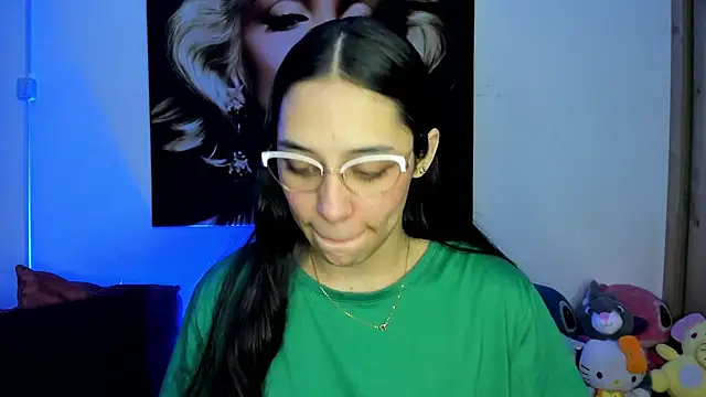 TANIA 06 online show from November 2025 01:21:02 PM