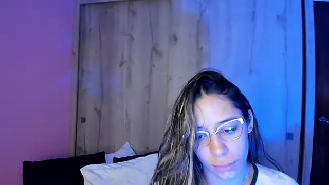 TANIA 06 online show from April 2026 01:14:02 PM
