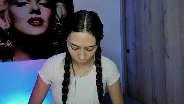 TANIA 06 online show from October 2025 01:10:02 PM