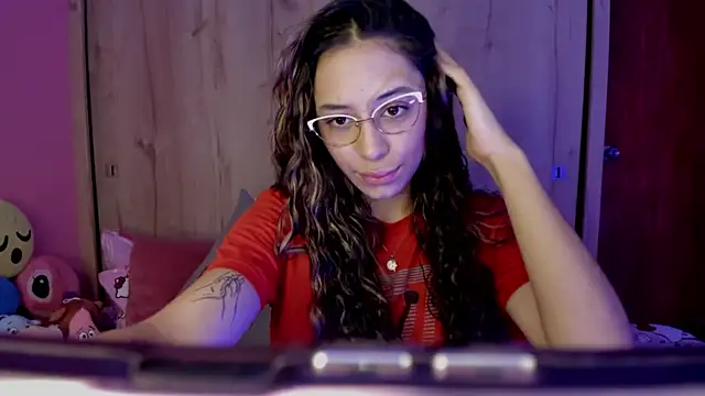 Snapshot of TANIA_06 chatting on June 2026 01:20:02 PM TANIA 06 online show from June 2026 01:20:02 PM