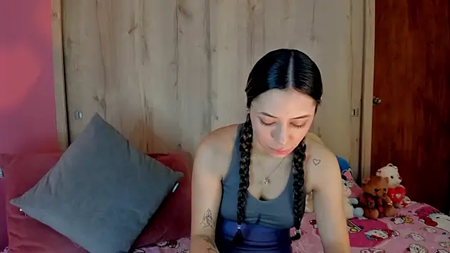Snapshot of TANIA_06 chatting on June 2026 01:27:01 PM TANIA 06 online show from June 2026 01:27:01 PM