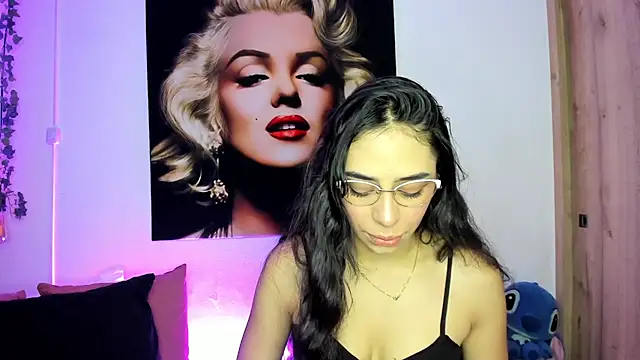 TANIA 06 online show from November 2025 01:16:02 PM