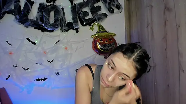 TANIA 06 online show from October 2025 01:19:02 PM