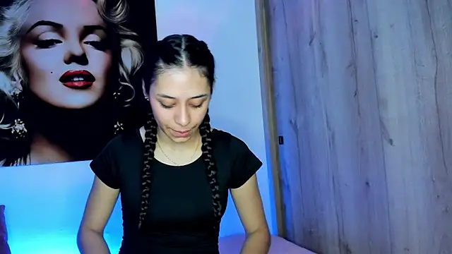 TANIA 06 online show from October 2025 01:24:01 PM