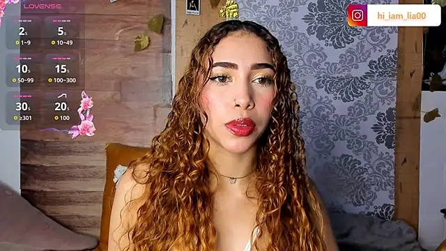 LiaHansson online show from December 2025 05:06:01 PM