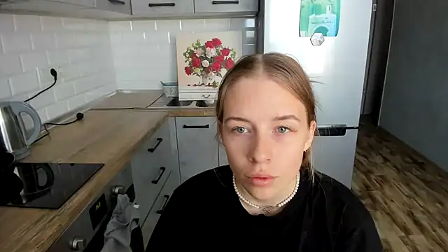 Snapshot of AnnNorriss chatting on October 2025 10:38:02 AM AnnNorriss online show from October 2025 10:38:02 AM