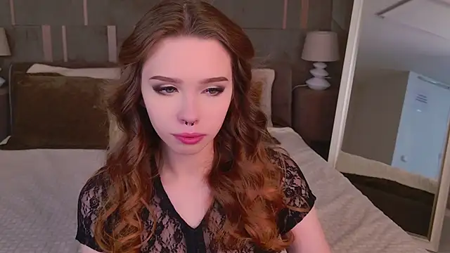 Snapshot of Sierra_Fane chatting on February 2025 03:48:02 PM Sierra Fane online show from February 2025 03:48:02 PM