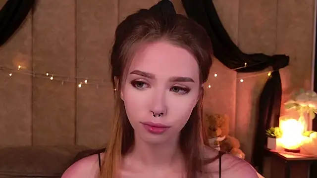 Snapshot of Sierra_Fane chatting on September 2025 08:41:01 PM Sierra Fane online show from September 2025 08:41:01 PM