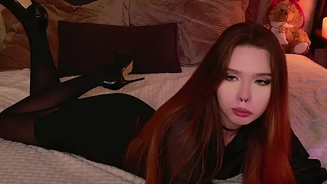 Snapshot of Sierra_Fane chatting on February 2025 06:37:01 PM Sierra Fane online show from February 2025 06:37:01 PM