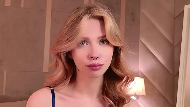 Snapshot of Sierra_Fane chatting on June 2026 11:37:02 AM Sierra Fane online show from June 2026 11:37:02 AM