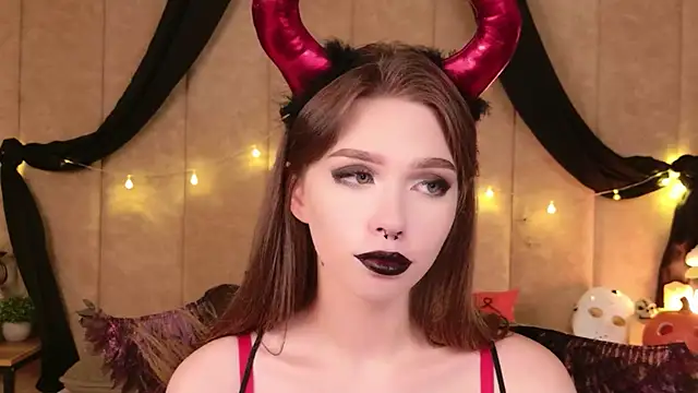 Snapshot of Sierra_Fane chatting on October 2025 06:10:01 AM Sierra Fane online show from October 2025 06:10:01 AM