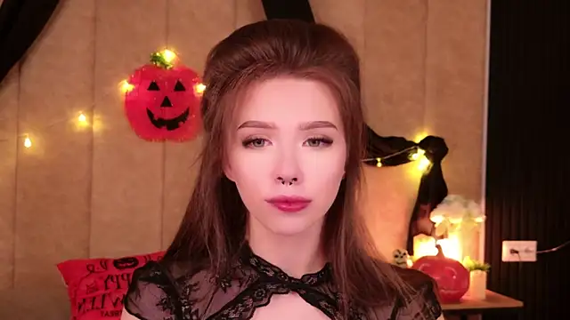 Snapshot of Sierra_Fane chatting on October 2025 06:03:01 AM Sierra Fane online show from October 2025 06:03:01 AM