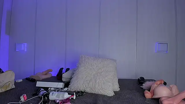 sasha riverss online show from February 2026 07:47:01 PM