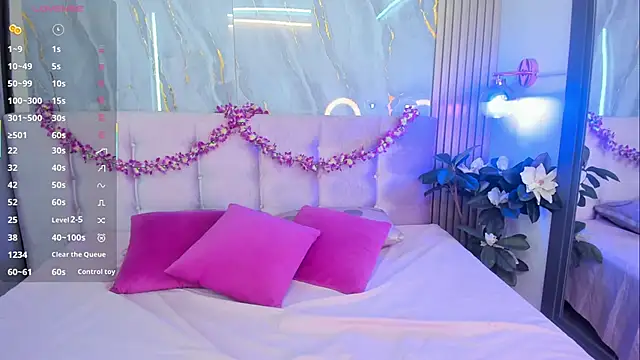 SalomeeHills online show from February 2026 06:32:02 PM