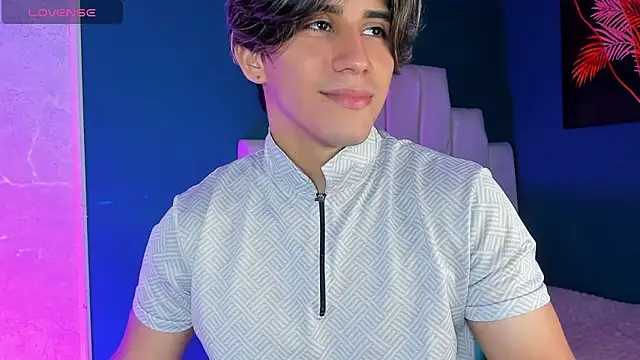 Snapshot of Allex_Cano chatting on October 2025 03:40:01 AM Allex Cano online show from October 2025 03:40:01 AM