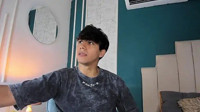 Allex Cano online show from February 2026 08:20:02 PM