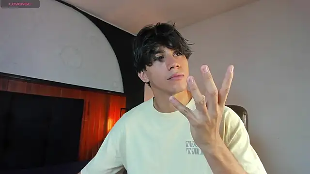 Allex Cano online show from April 2026 09:31:01 PM