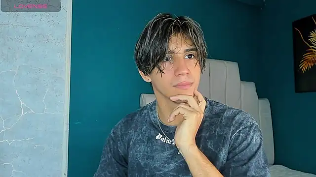 Snapshot of Allex_Cano chatting on October 2025 04:57:01 AM Allex Cano online show from October 2025 04:57:01 AM