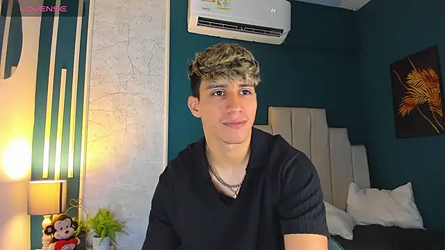 Snapshot of Allex_Cano chatting on March 2025 03:26:01 AM Allex Cano online show from March 2025 03:26:01 AM