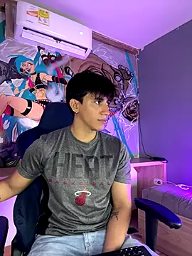 Allex Cano online show from November 2025 04:17:02 AM