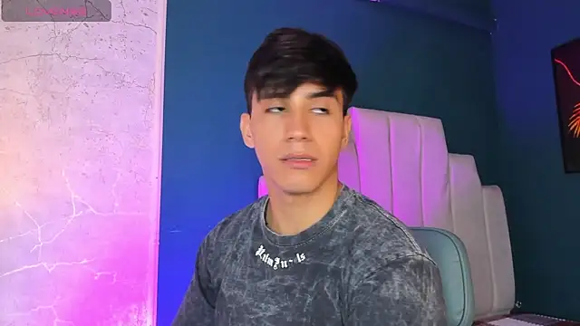 Allex Cano online show from December 2025 03:44:02 AM