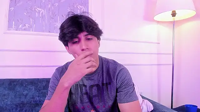 Allex Cano online show from April 2026 08:24:02 PM