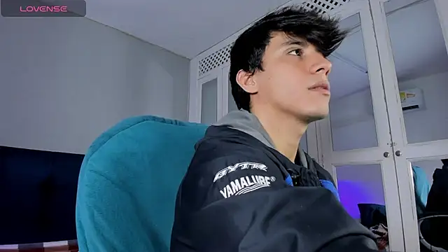 Allex Cano online show from February 2026 03:19:02 AM