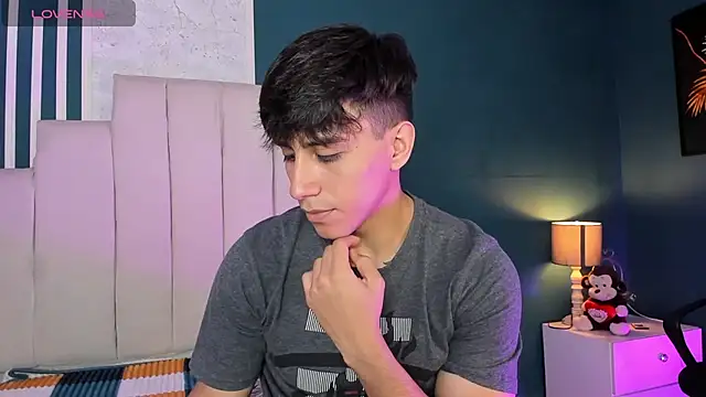 Allex Cano online show from December 2025 06:31:02 PM