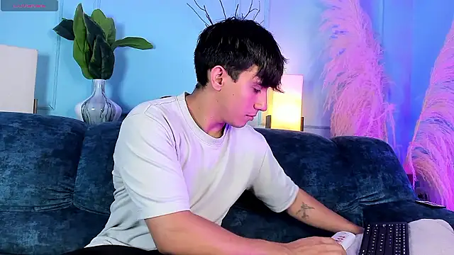 Allex Cano online show from January 2026 07:20:01 PM