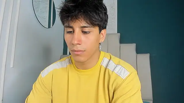 Allex Cano online show from November 2025 05:22:02 AM