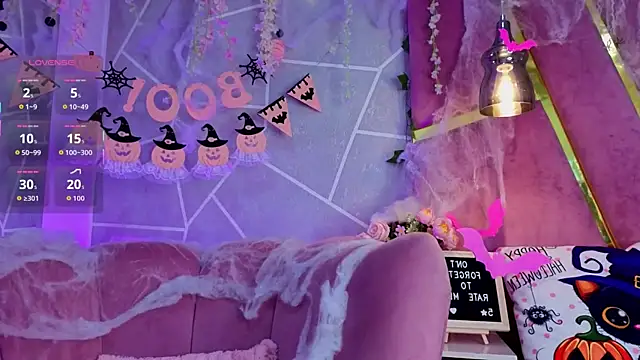 Snapshot of EmmyCortez chatting on October 2025 11:44:02 AM EmmyCortez online show from October 2025 11:44:02 AM