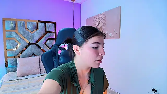 Zamira Taylor online show from November 2025 07:39:01 PM